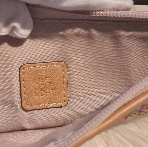 LOFT Wristlet Pink Pom Pom Paisley Pattern - Picture 2 of 8